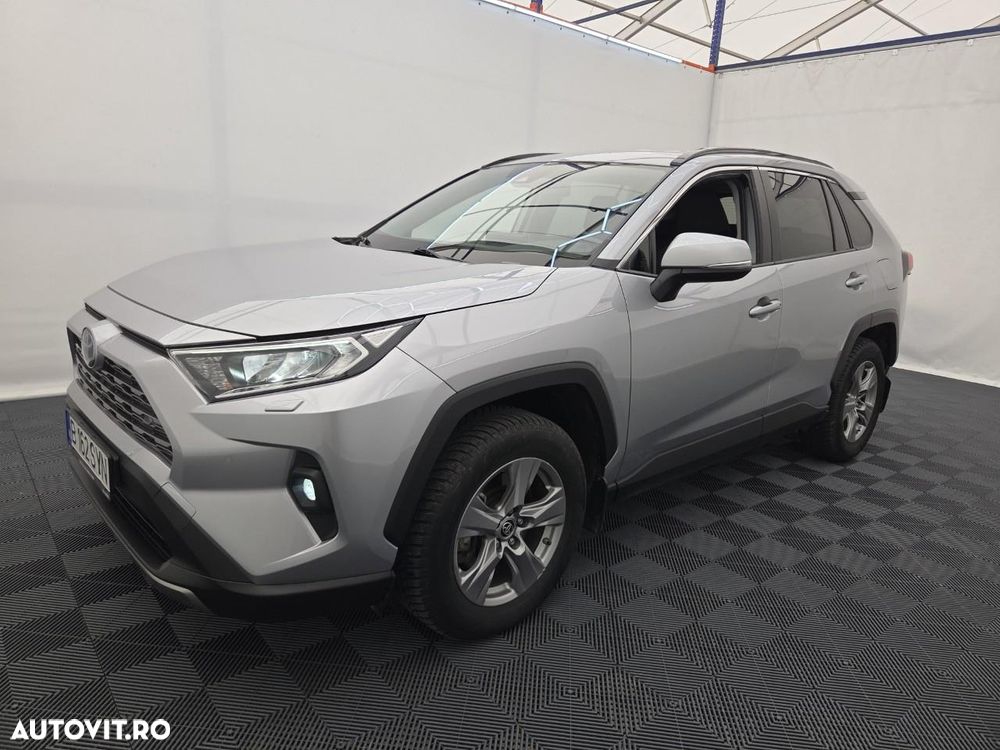 Toyota RAV4 - 1