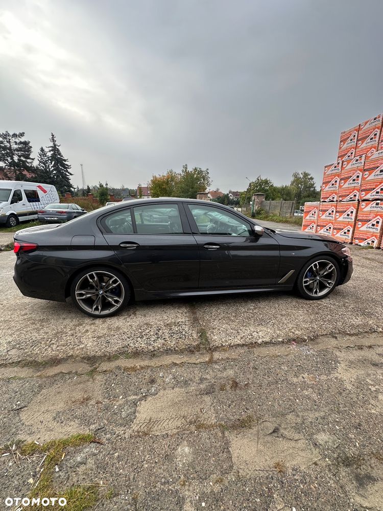 BMW Seria 5 M550i xDrive sport - 4