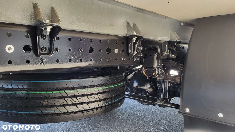 Mitsubishi Canter Fuso /Chłodnia/Mroźnia/kontener/ Izoterma/ Agregat Thermo King 450 e / Winda DHOLLANDIA 1500 KG / Mały przebieg tylko 91 tys Polski Salon ! - 17