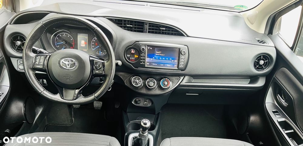 Toyota Yaris 1.5 Dynamic - 9