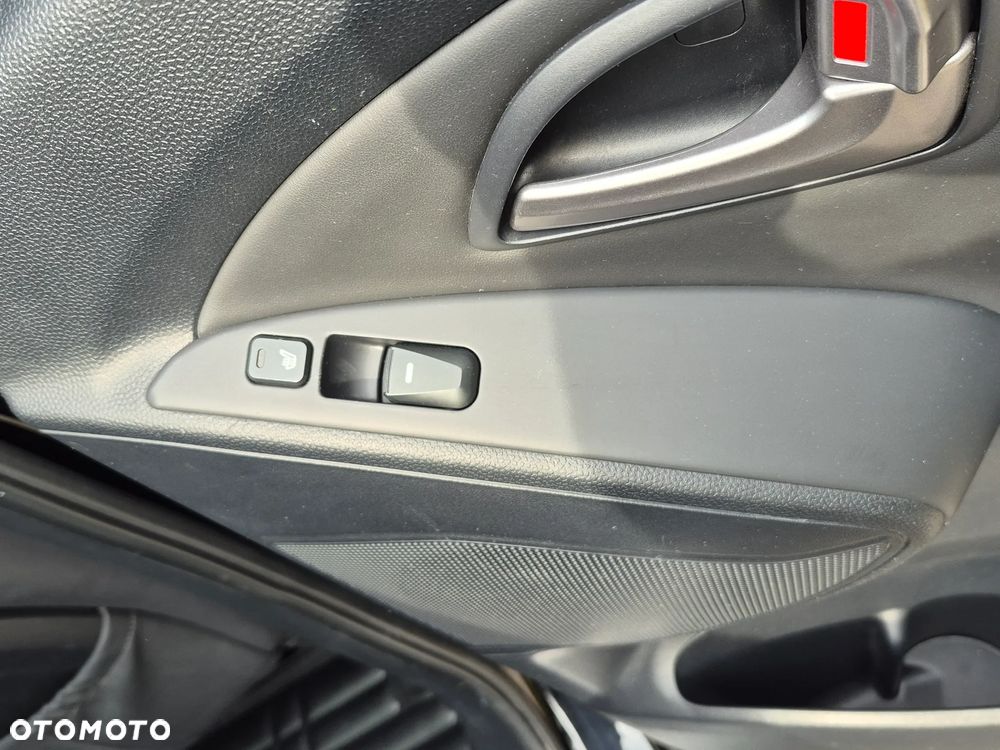 Hyundai ix35 2.0 2WD Automatik Style - 12