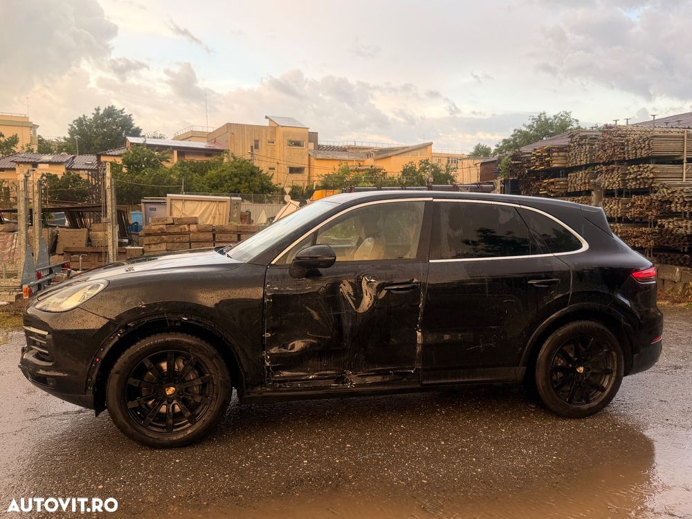 Porsche Cayenne - 8