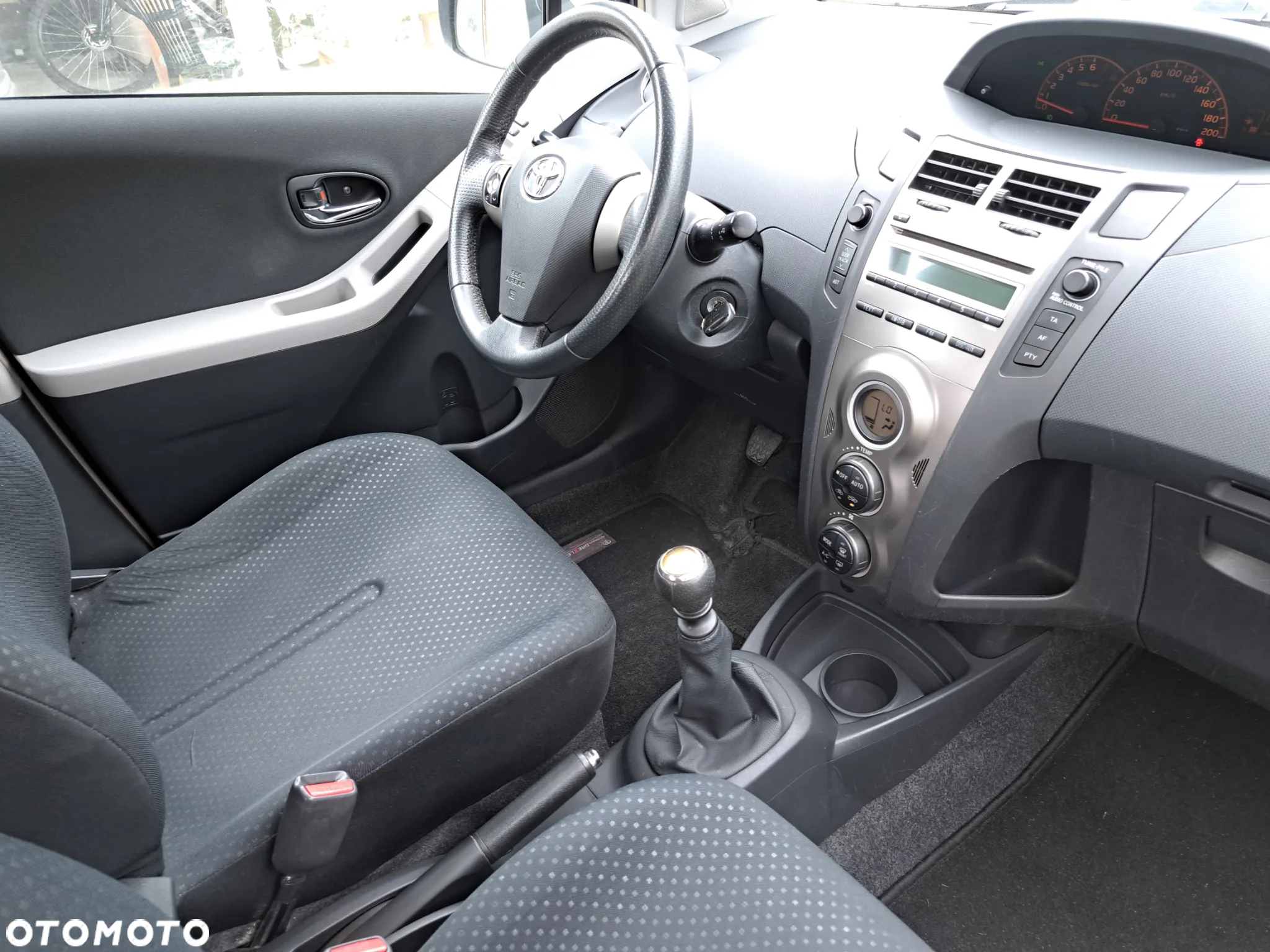 Toyota Yaris - 6