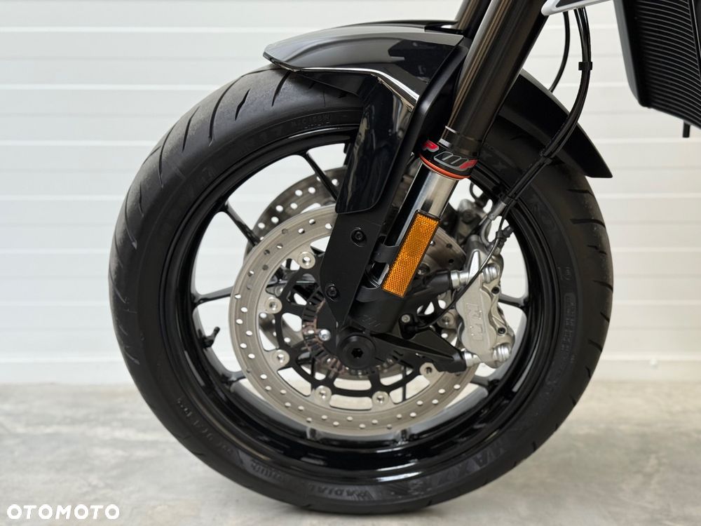 KTM Duke 790 - 24