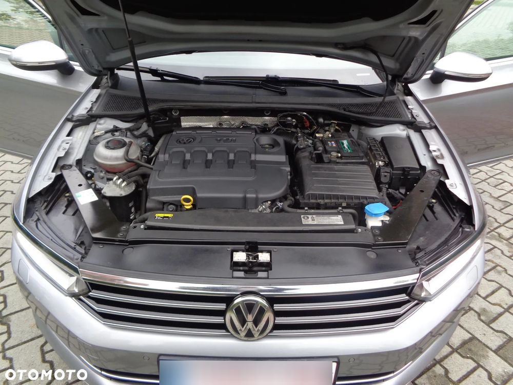 Volkswagen Passat 1.6 TDI BMT Comfortline - 24