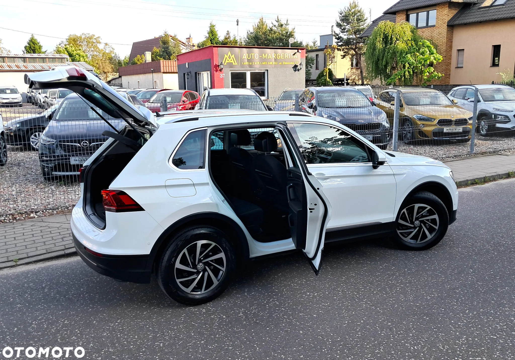 Volkswagen Tiguan - 36
