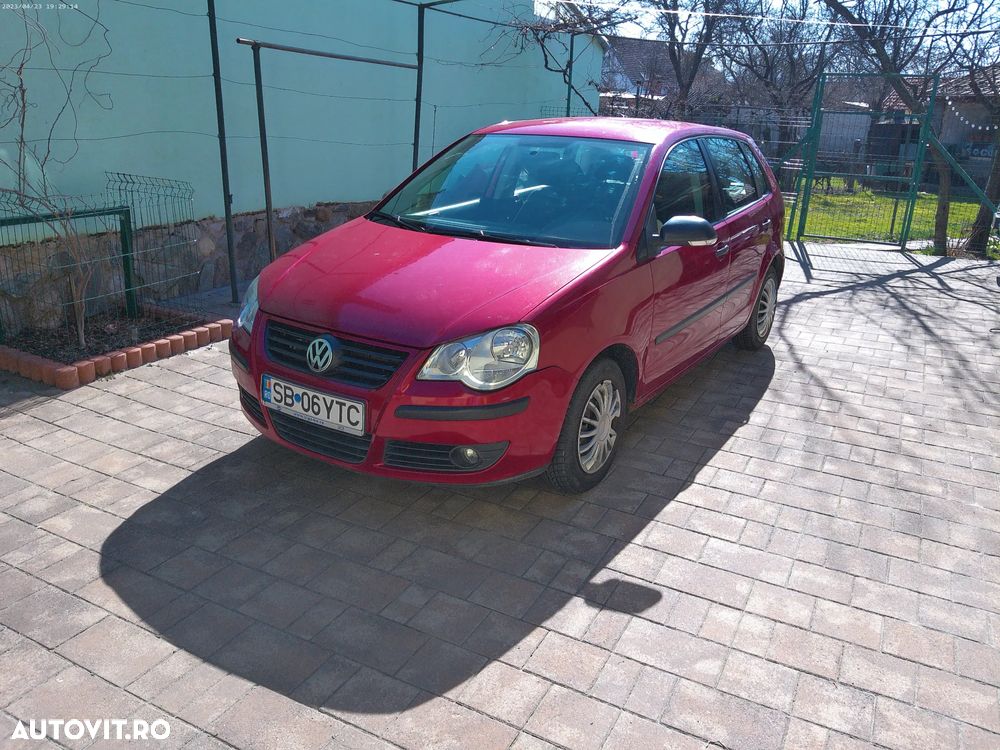 Volkswagen Polo 1.2 Attractive - 1