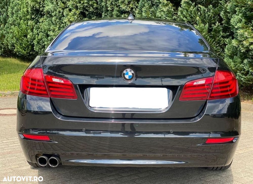 BMW Seria 5 525d xDrive - 13