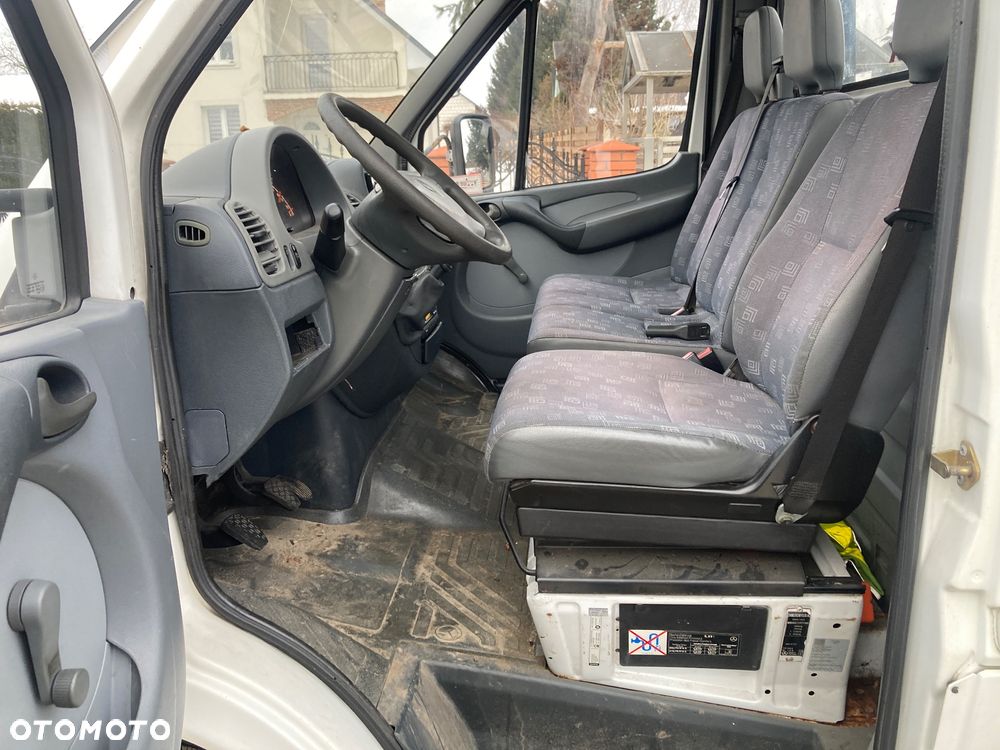 Mercedes-Benz 616 - 16