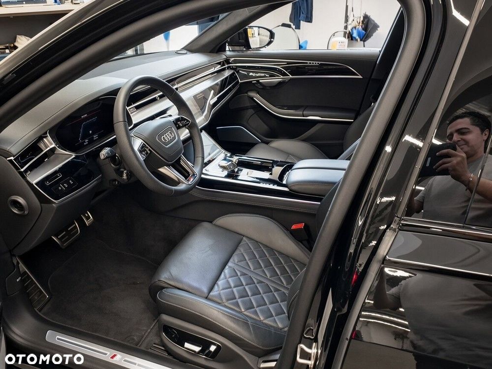 Audi S8 - 11