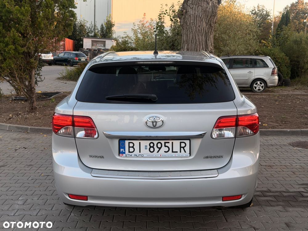 Toyota Avensis 1.8 Sol plus NAVI - 7