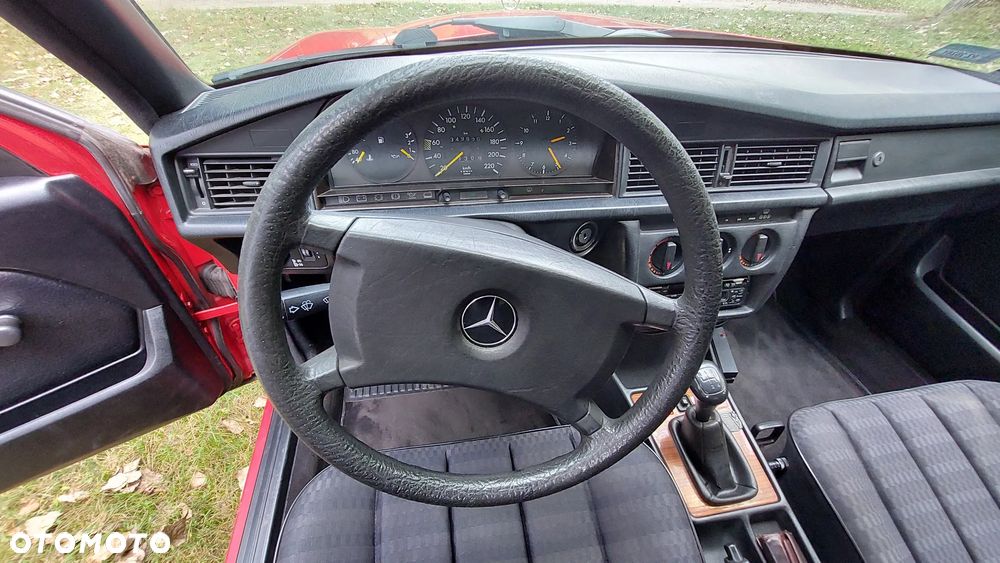 Mercedes-Benz W201 (190) - 28
