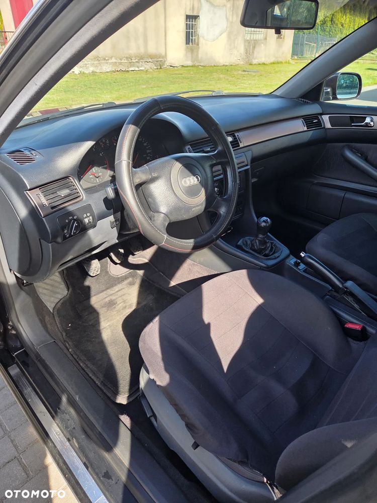 Audi A6 Limousine 1.8 - 13