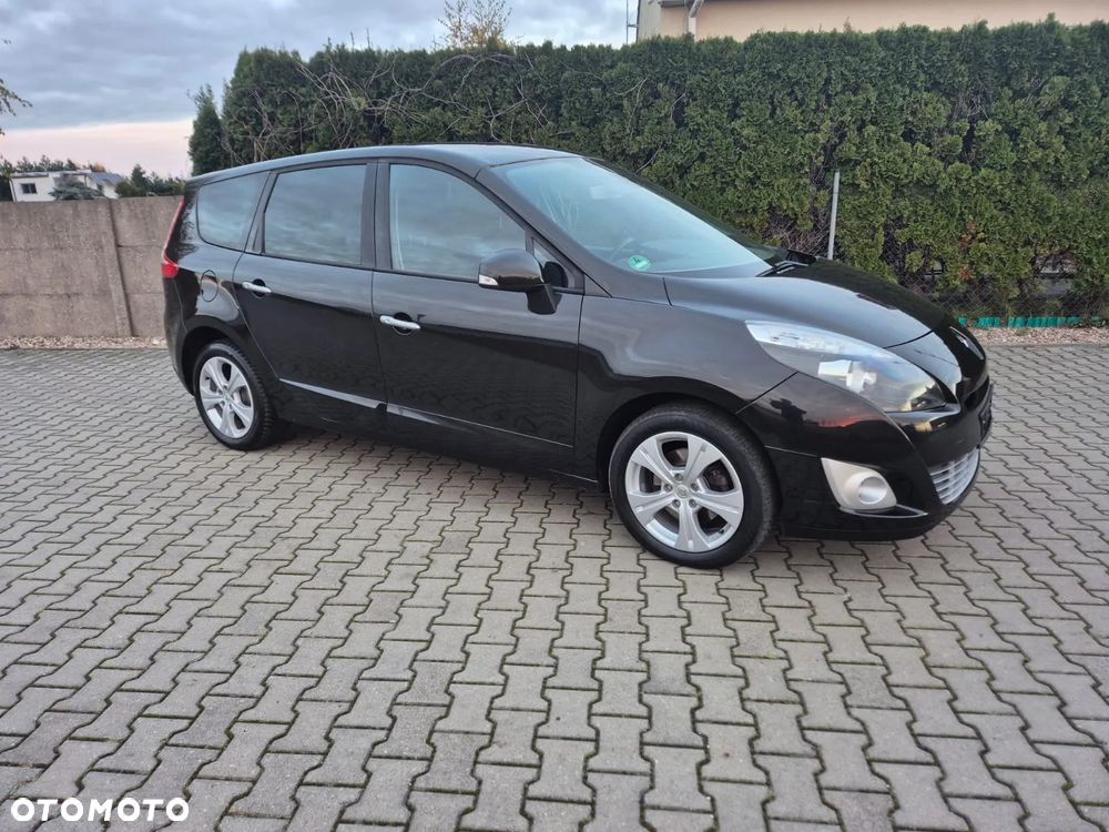 Renault Grand Scenic - 10