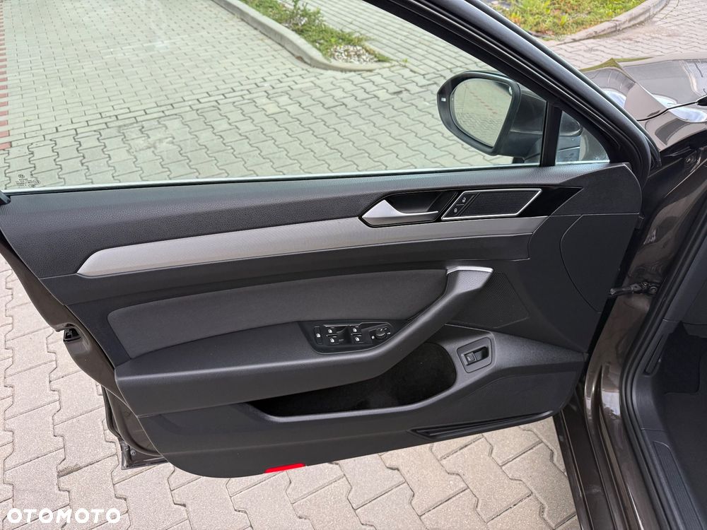 Volkswagen Passat Variant 2.0 TDI DSG (BlueMotion Technology) Trendline - 15