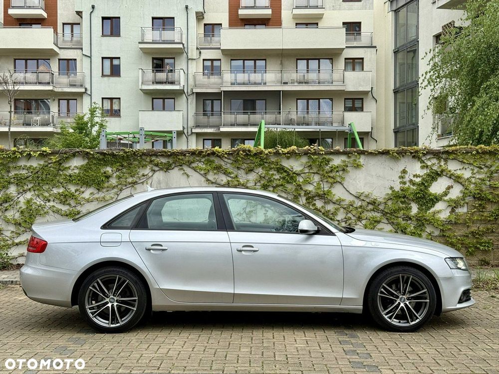 Audi A4 Limousine - 14