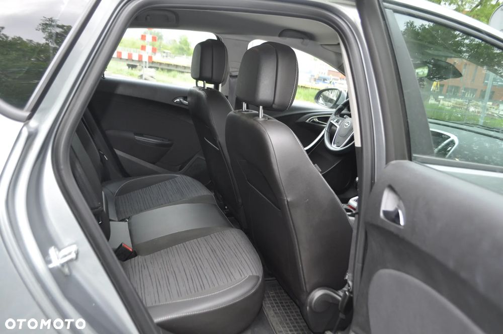 Opel Astra 1.4 T Cosmo - 12