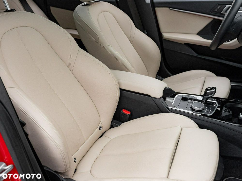 BMW Seria 2 220i xDrive Sport Line - 31