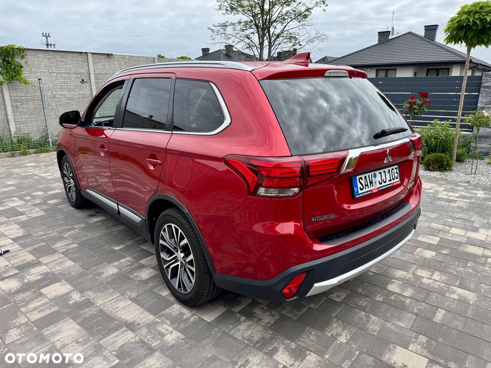 Mitsubishi Outlander - 4