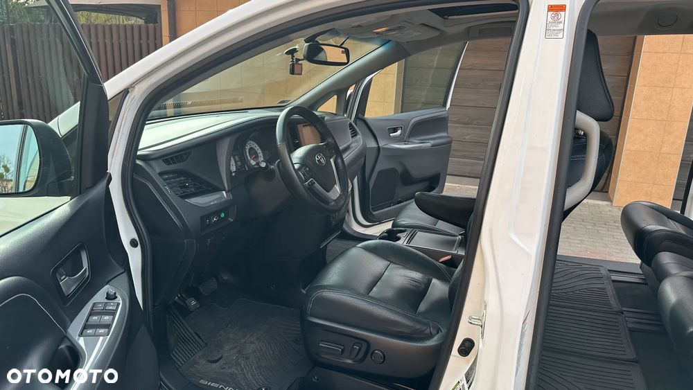 Toyota Sienna 3.5 V6 SE - 6