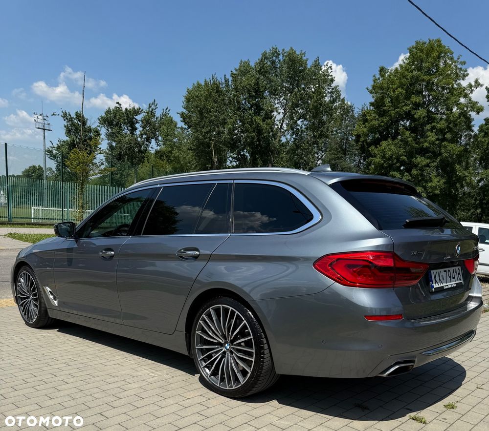BMW Seria 5 540i xDrive Luxury Line - 4