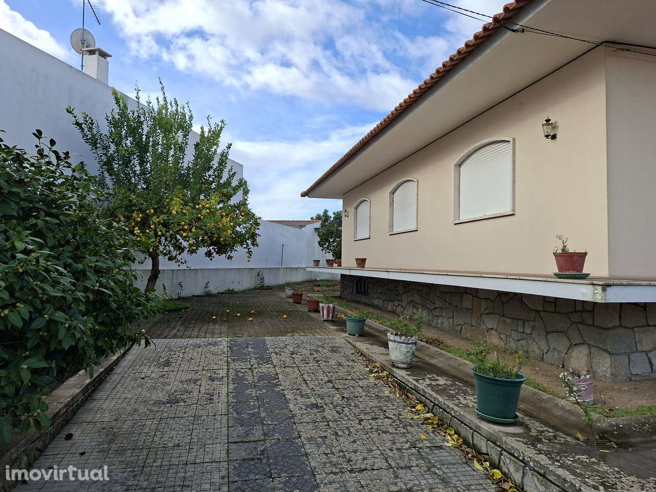 Moradia independente em rua da Fonte, 4,Vale de Cavalos - Grande imagem: 4/20