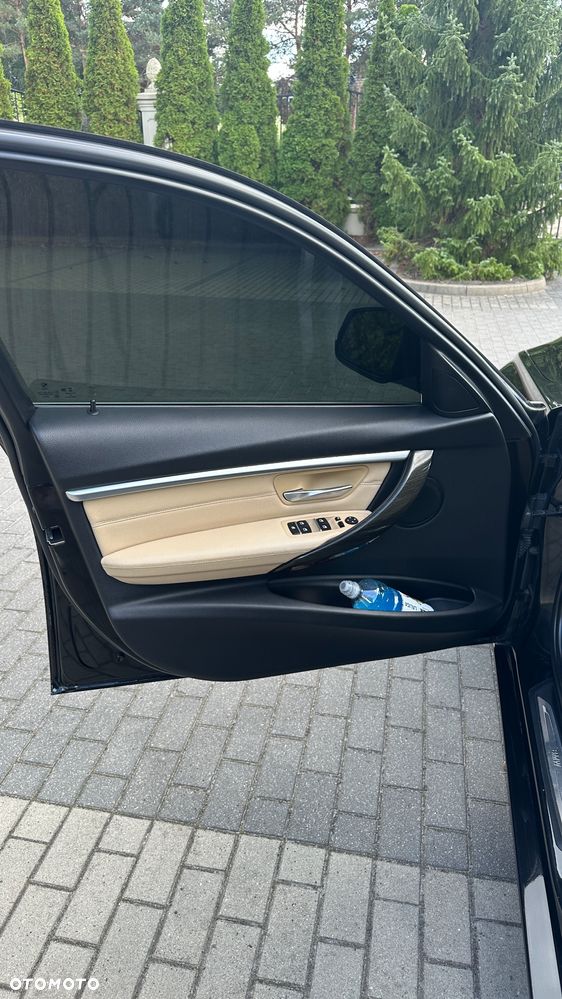 BMW Seria 3 330i Luxury Line sport - 13