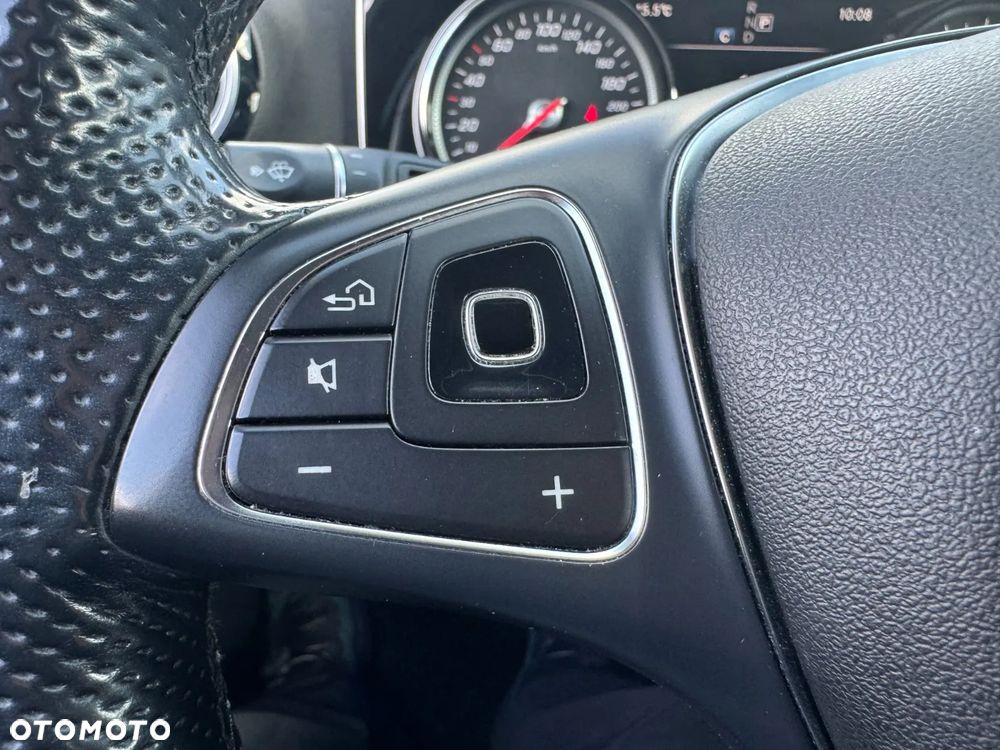 Mercedes-Benz Klasa E 220 d 4-Matic 9G-TRONIC - 25