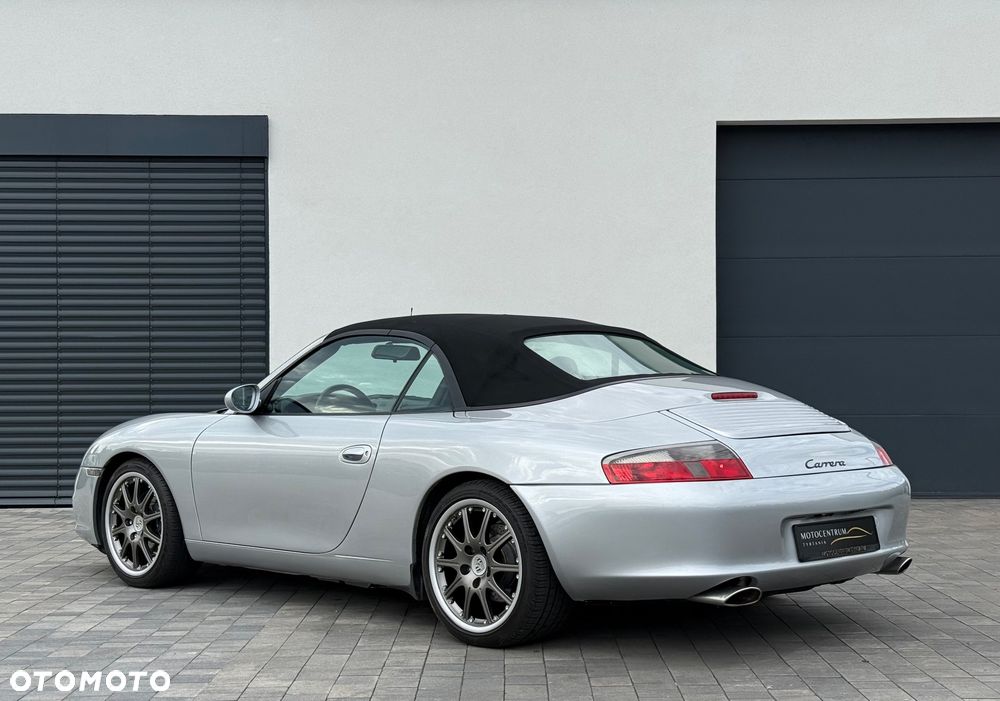 Porsche 911 Carrera - 6