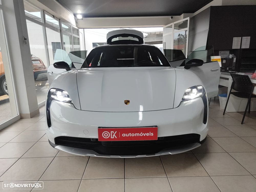 Porsche Taycan Cross Turismo 4 - 24