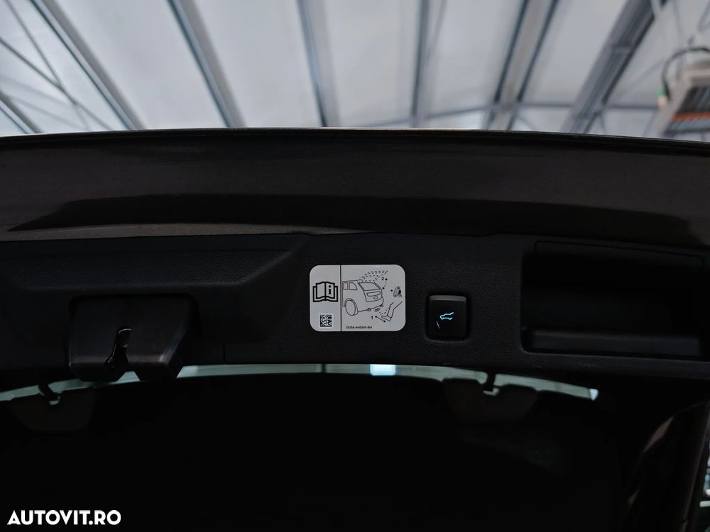 Ford Kuga 1.5 TDCi 2x4 Aut. ST-Line - 35