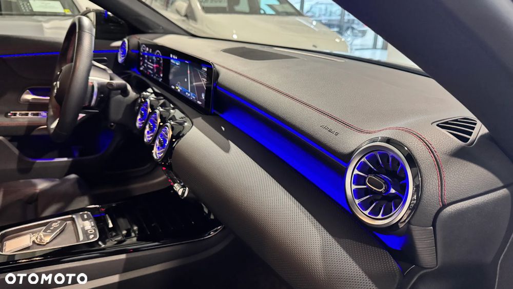 Mercedes-Benz CLA 200 AMG Line 7G-DCT - 30