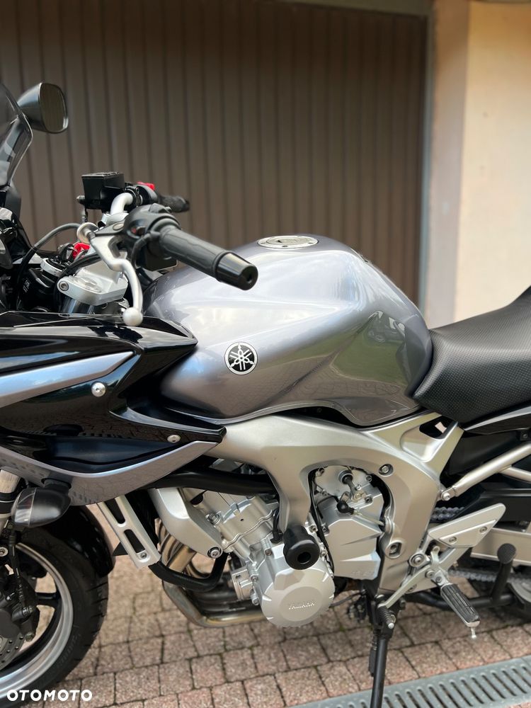 Yamaha FZ6 - 21
