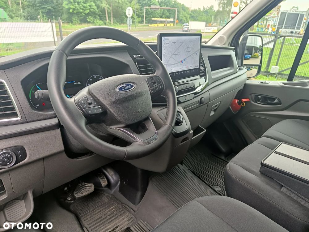 Ford e-TRANSIT - 7