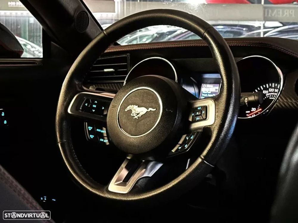 Ford Mustang - 45