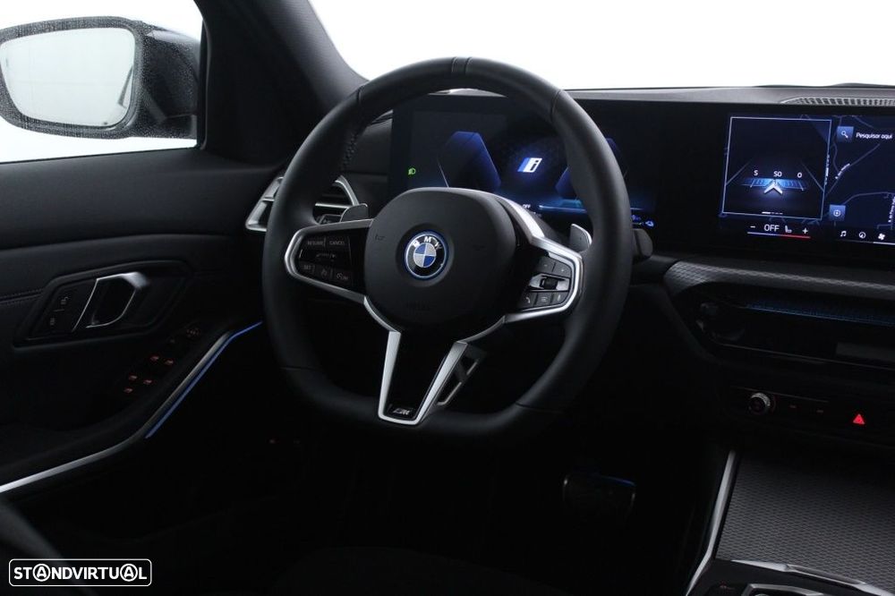BMW 330 e Pack Desportivo M Auto - 17