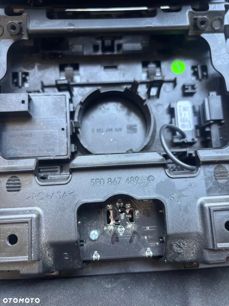 Skoda Karoq schowek lampka oświetlenie kabiny 5E0868837 5F0947133C - 5