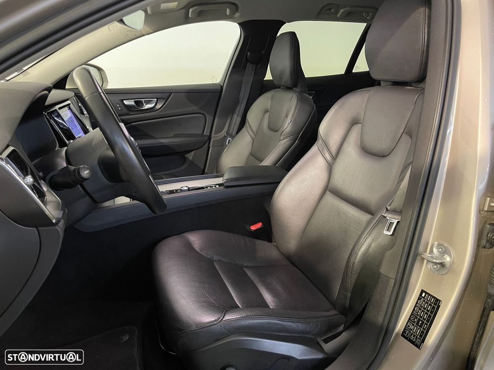 Volvo V60 2.0 B4 Momentum Geartronic - 11