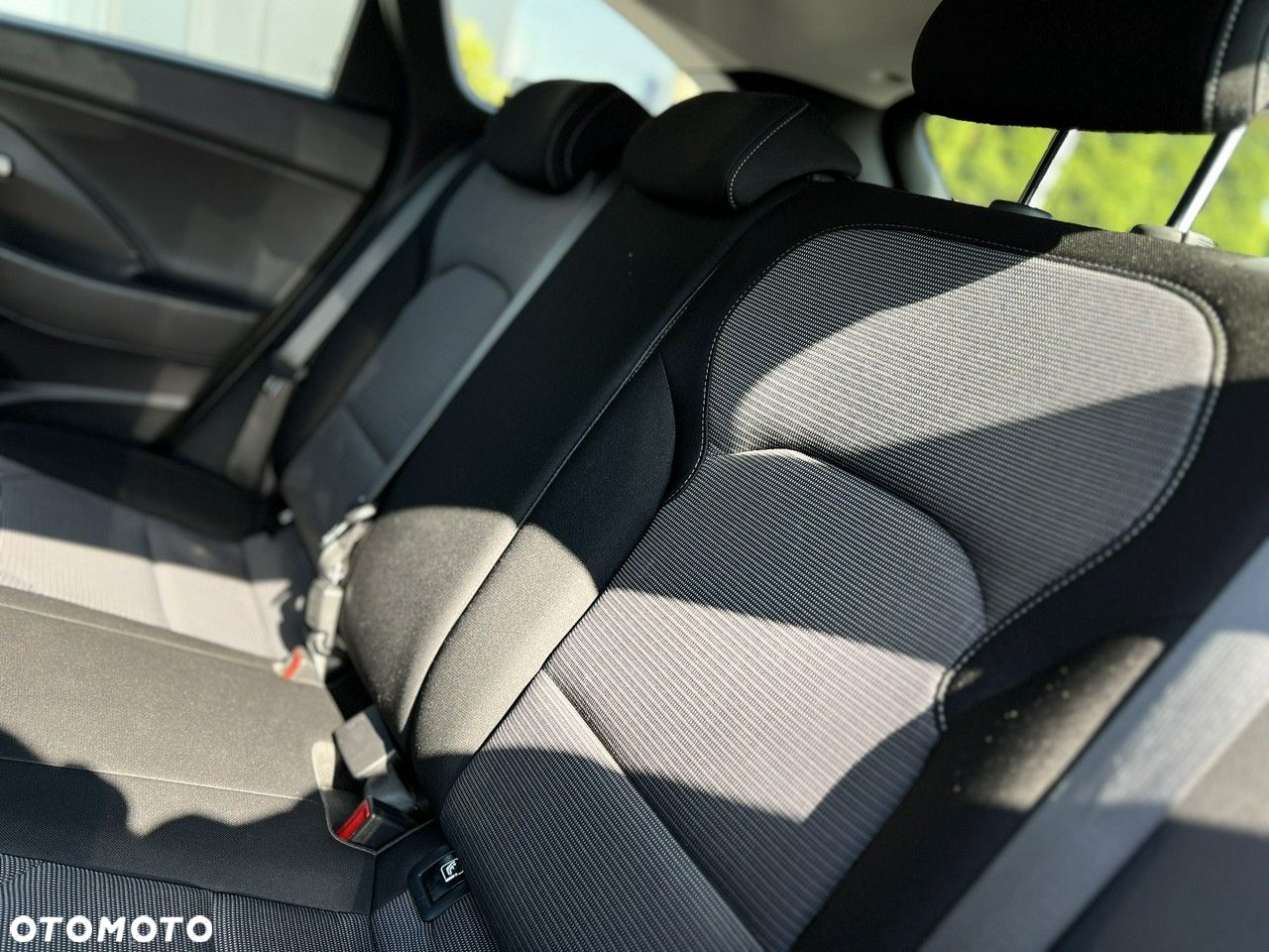 Hyundai i30 1.6 D Classic + - 12
