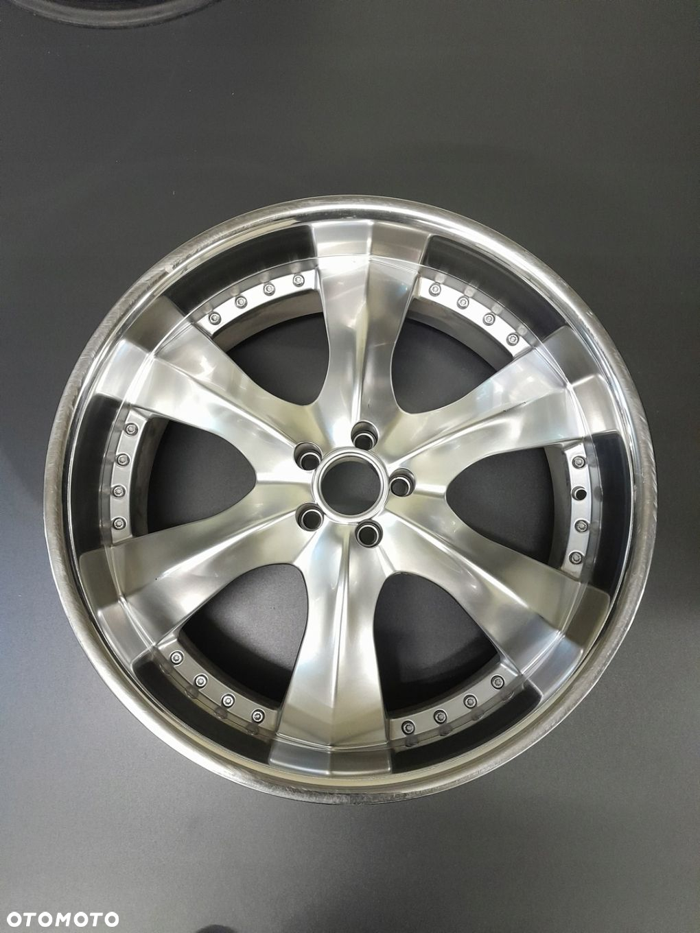 Felgi 22 5x108 / 5x114,3 9,5Jx22 ET40 F6576-38 - 2