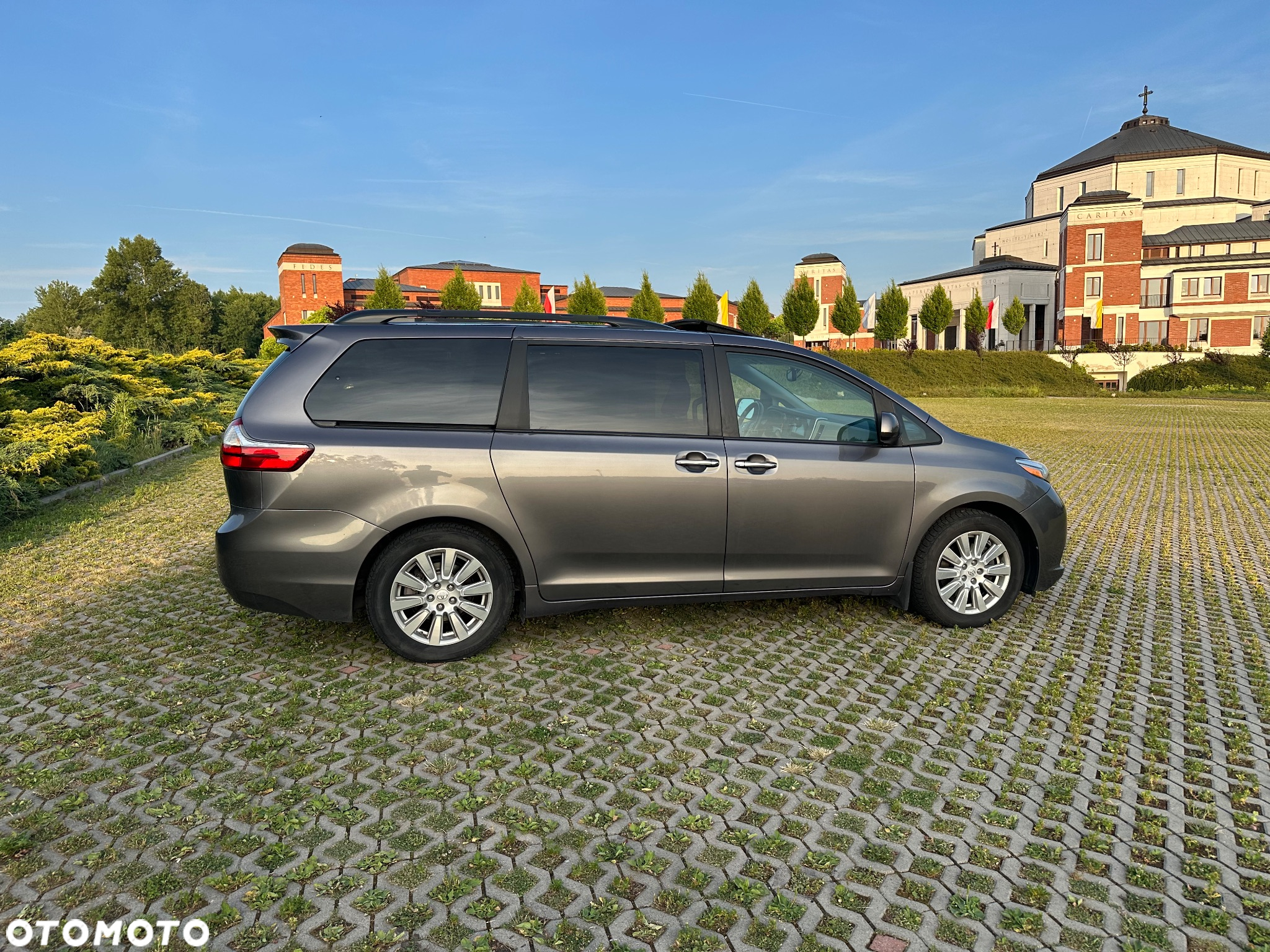 Toyota Sienna 3.5 V6 XLE AWD - 20