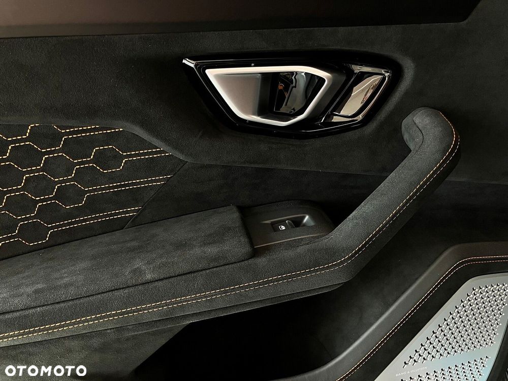 Lamborghini Urus - 27