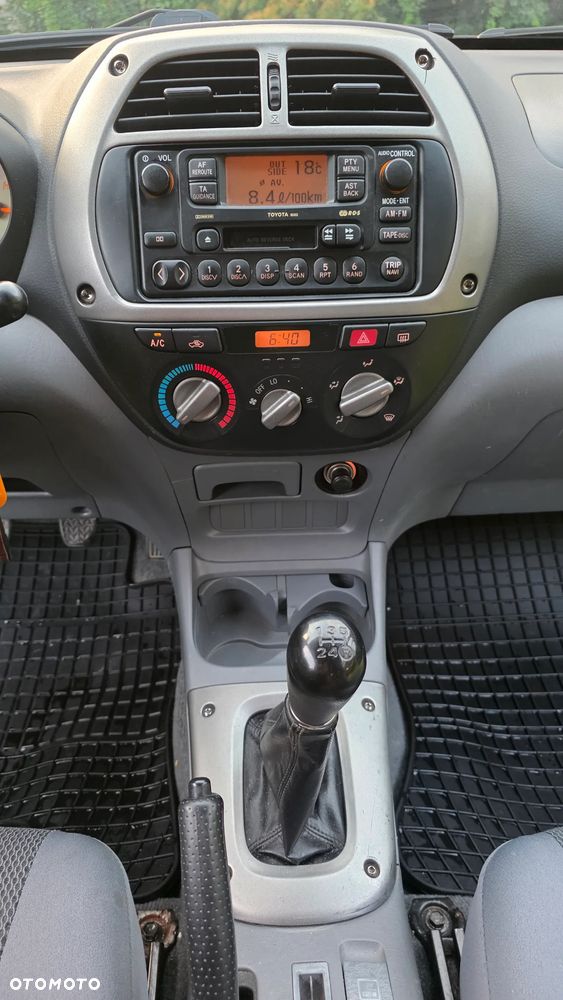 Toyota RAV4 4x4 Sol - 29
