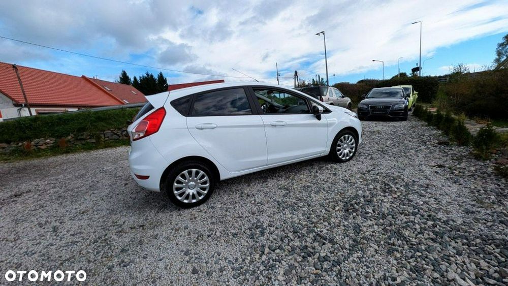 Ford Fiesta - 24