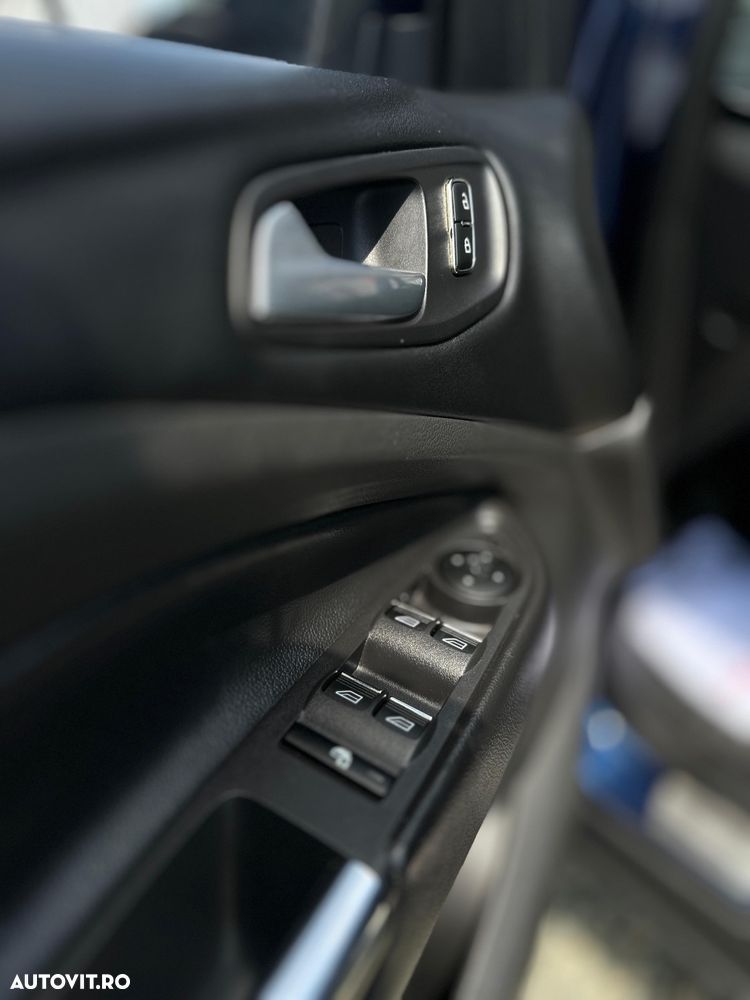 Ford Kuga 1.6 EcoBoost 2x4 Titanium - 21