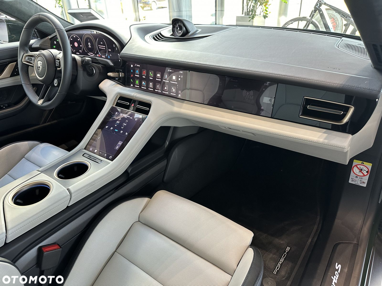 Porsche Taycan - 22