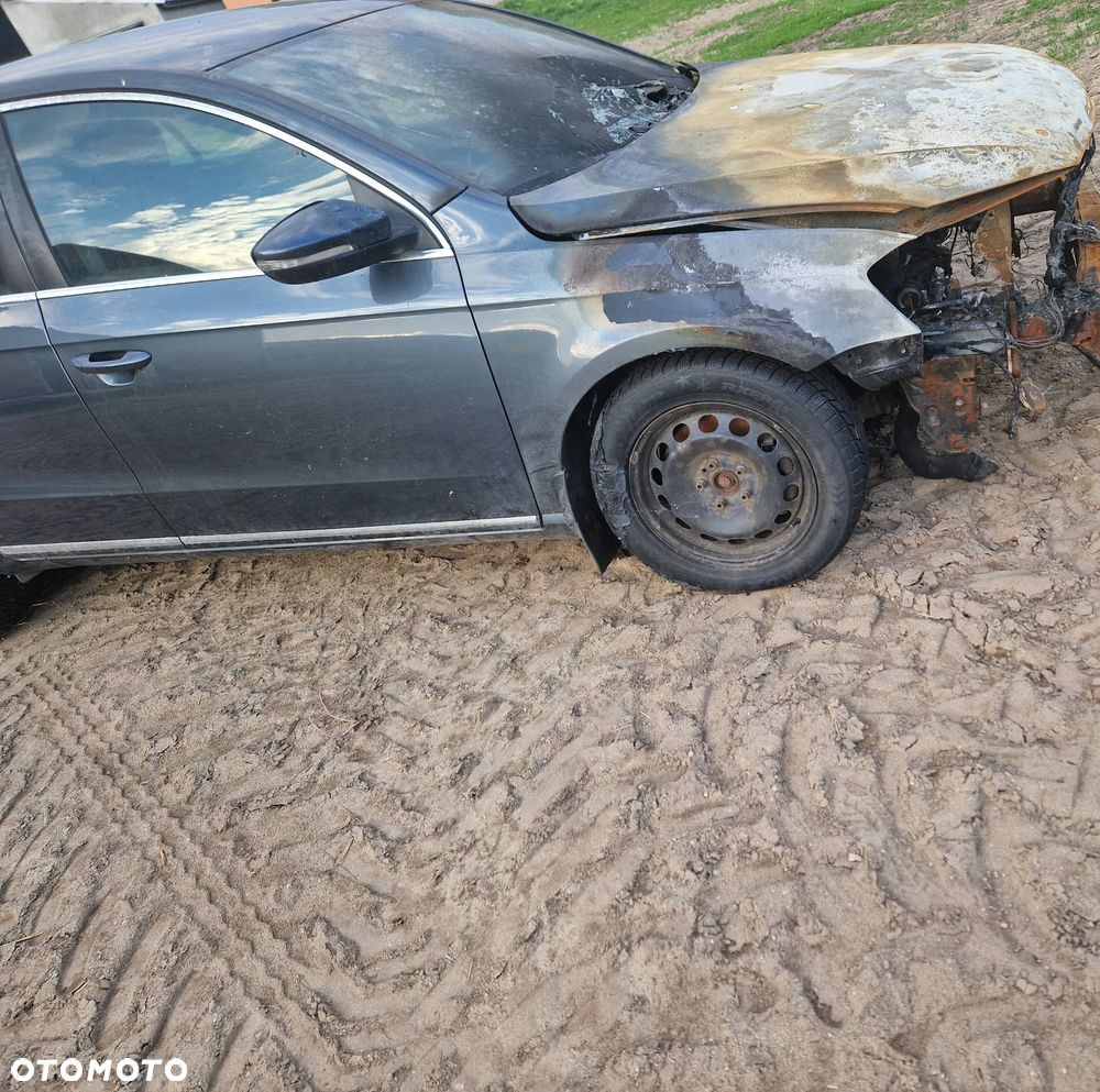 Volkswagen Passat 2.0 TDI Comfortline DSG - 8