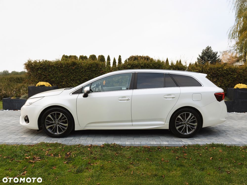 Toyota Avensis 2.0 D-4D Prestige - 8