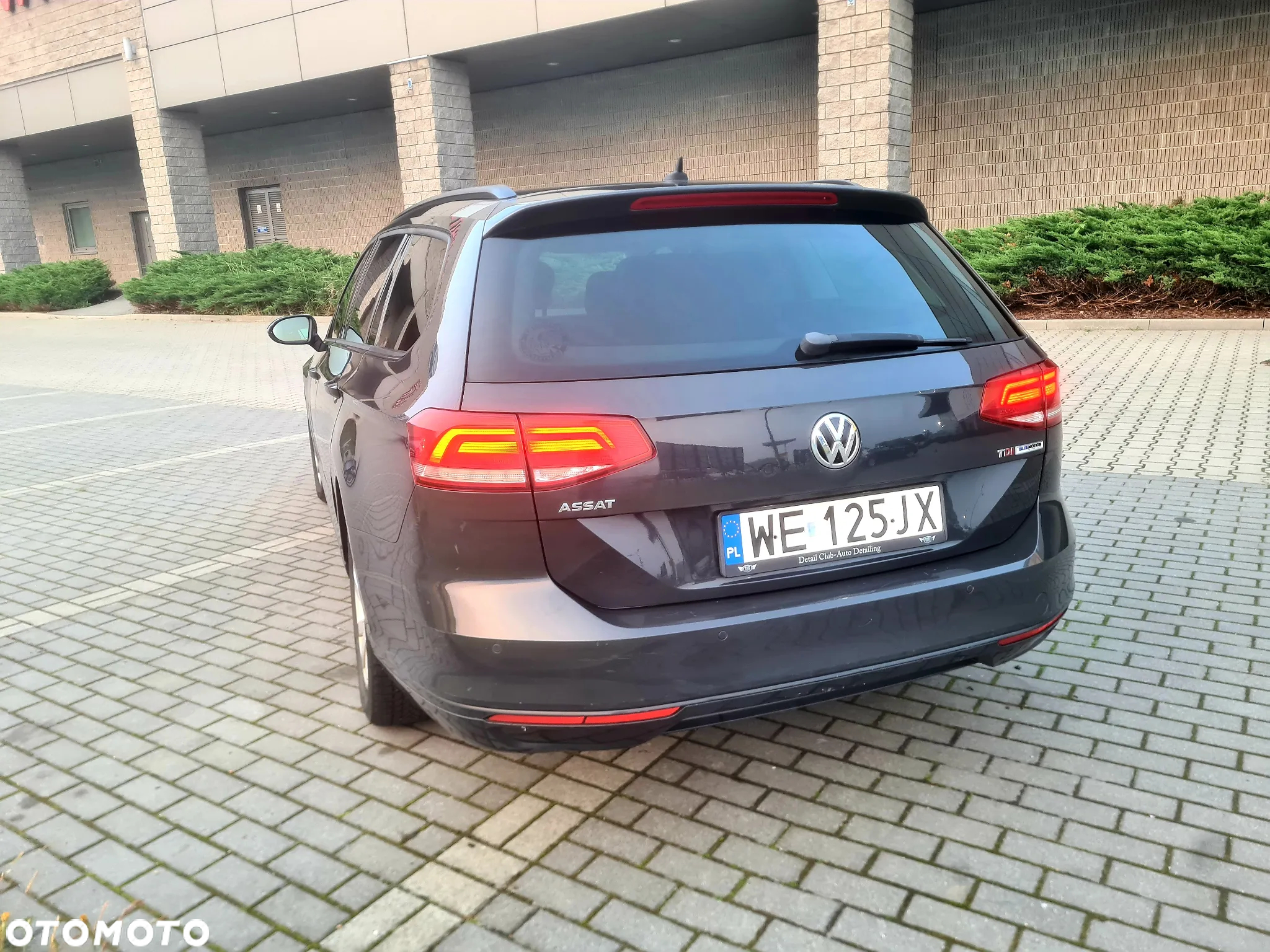 Volkswagen Passat 1.6 TDI BMT Trendline - 12