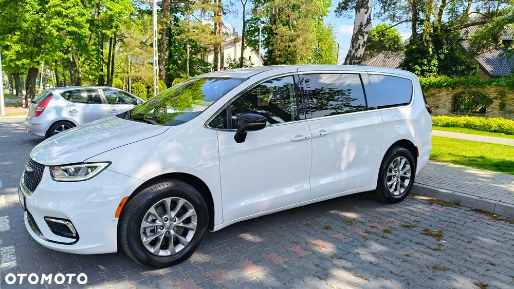 Chrysler Pacifica - 7